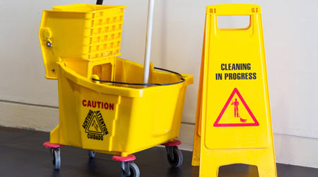 https://www.cleanlink.com/resources/editorial/2016/mop-bucket.jpg