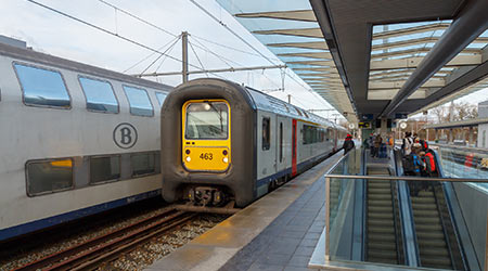 Teens Create Train-Coach Cleaning System