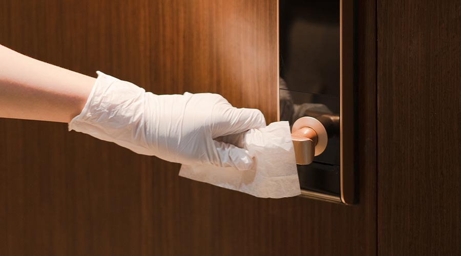 Hand clean handle with wet wipe