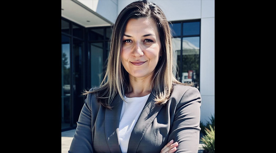 Headshot of Nena Smith, Senior Accountant Consultant for WAXIE Sanitary Supply, a BradyPLUS Company